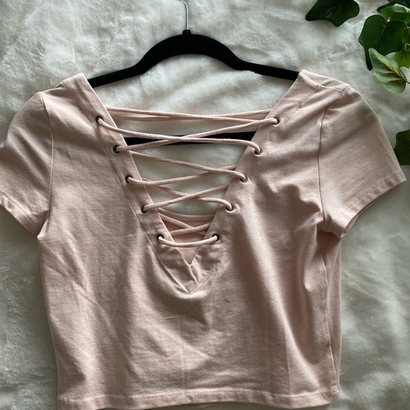 Cross-cross back crop top - Picture 2 of 3